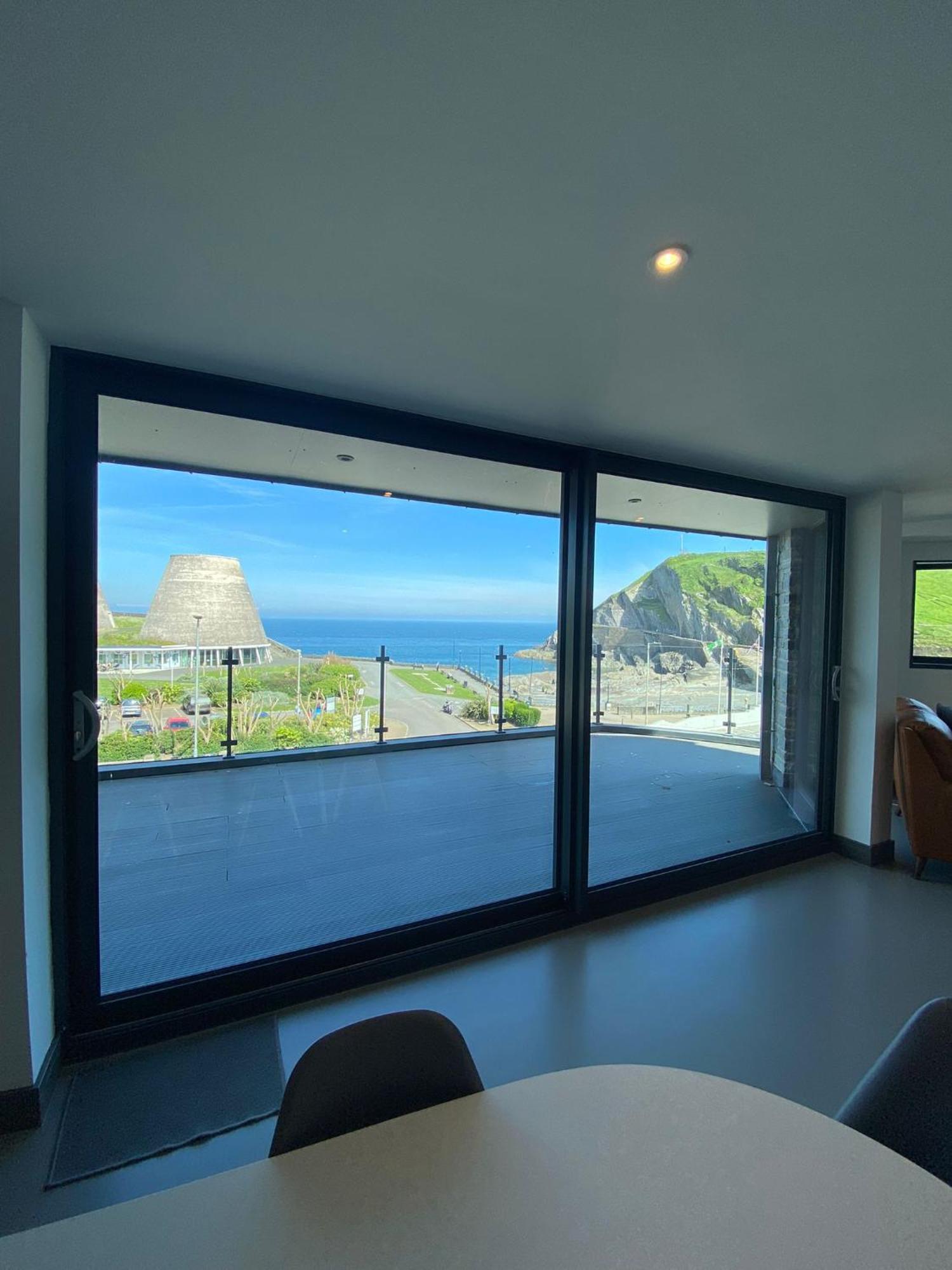3 The View Apartments Ilfracombe - Hot Tub, Parking, Lift, Ev Εξωτερικό φωτογραφία