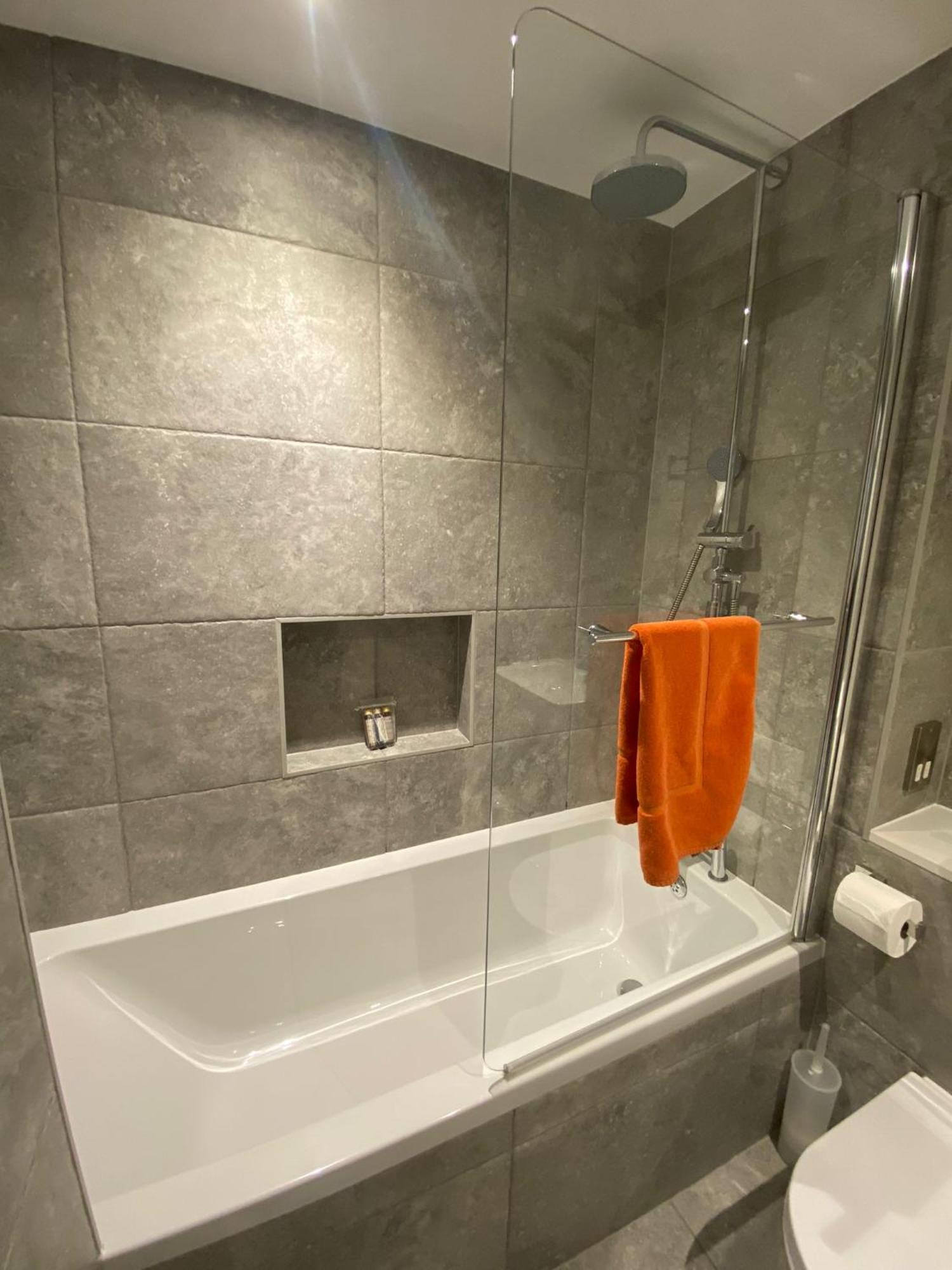 3 The View Apartments Ilfracombe - Hot Tub, Parking, Lift, Ev Εξωτερικό φωτογραφία